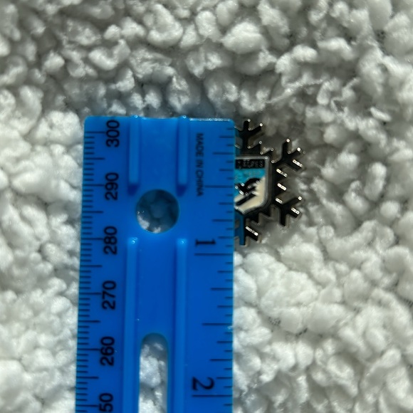 Vtg Snowflake Ski Pin - Picture 5 of 6